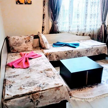 Къща за гости Rose & Water 4*