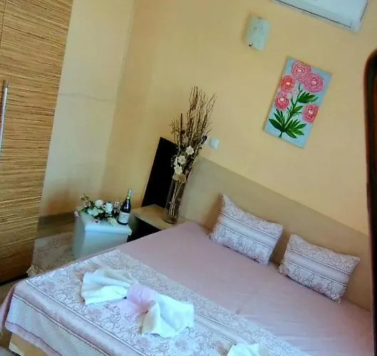 Rose & Water 帕维尔巴尼亚