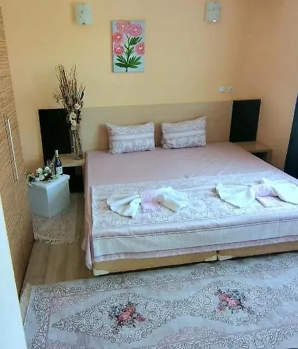 Rose & Water 招待所